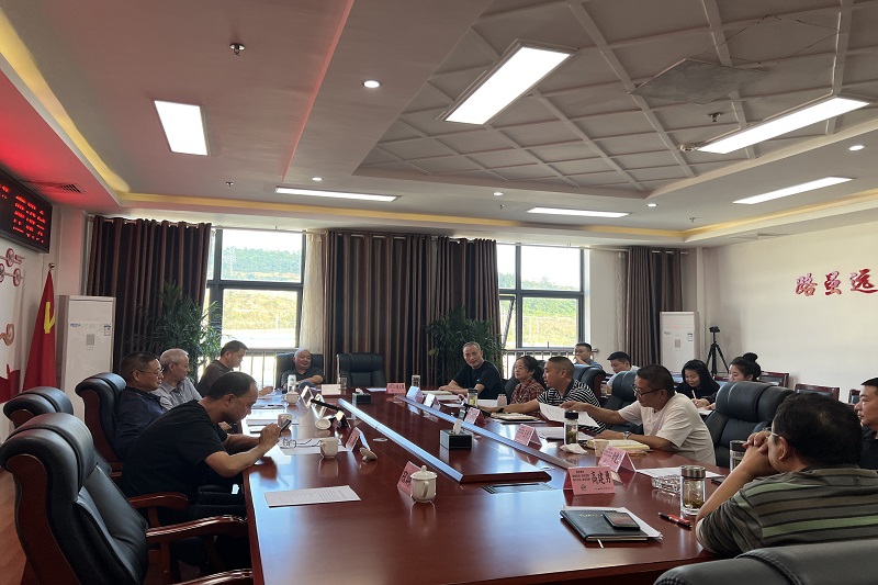 路橋集團(tuán)召開“共建三十載,同行筑路夢(mèng)”座談會(huì)